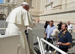 Commemorazione defunti, Papa al Cimitero militare francese: "Tombe gridano pace"