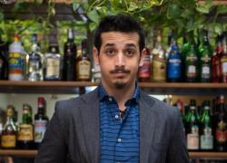 Chi è Roberto Lipari, età, altezza, laurea, moglie e figli del comico inviato di Striscia la Notizia