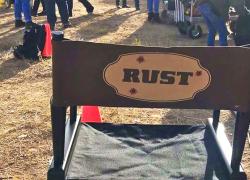 Nuovo incidente sul set di Rust, tecnico morso da un ragno: rischia amputazione