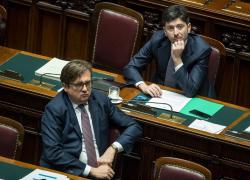 Tachipirina e vigile attesa, depositata denuncia contro Ministero della Salute e Aifa per le "morti dei malati di Covid tra il 2020 e il 2021 a causa di Linee Guida errate"