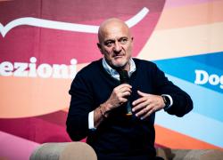 Chi è Claudio Bisio: età, moglie, figli e quando ha iniziato a perdere i capelli