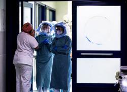 Tutti i limiti del vaccino anti Covid: ecco cosa ci racconta davvero il report Iss