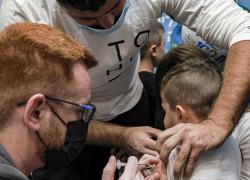 Vaccino ai minori disposto dal giudice. La IX sezione del Tribunale di Milano colpisce ancora: ragazzina di 16 anni da vaccinare contro la volontà del padre, nonostante effetti avversi già manifestati e a green pass terminato