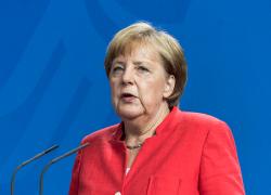 Lockdown per i non vaccinati in Germania, la delusione di Merkel: "Vorrei fossimo come in Italia"