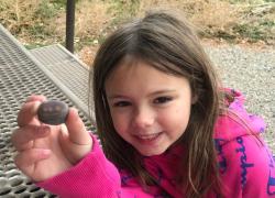 Covid, bambina di sette anni ha reazione avversa al vaccino: è ricoverata in ospedale