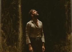 Mengoni: con l’album Materia (Terra) alle radici della propria intimità