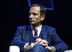 Fedriga finisce sotto scorta, il presidente del Friuli vittima della crescente tensione sociale