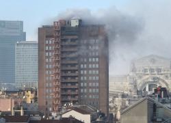 Milano, a fuoco l'hotel Michelangelo: era un Covid hotel