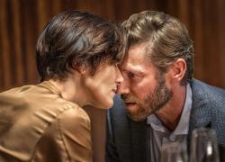 Trafficante di Virus. Recensione del film e intervista al co-protagonista maschile