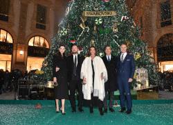 Swarovski porta la magia del Natale a Milano con l’accensione dell’albero in Galleria