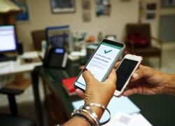 Green pass falsi, violati i sistemi sanitari regionali: perquisizioni in tutta Italia