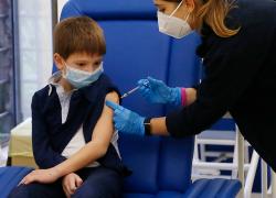 Vaccino Covid: "Ci sono 19,5 milioni di italiani non vaccinati o con ciclo incompleto". Il 40% rimane scettico