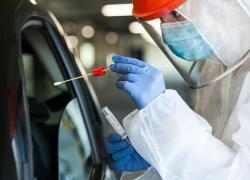 Tampone obbligatorio ai vaccinati per i grandi eventi, le regioni contrarie all'ipotesi del governo