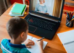 Scuola, il Vaticano contro la didattica a distanza: "Misura grave, impoverisce l'apprendimento"
