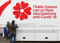Vaccino, quando i virologi ipotizzavano un'immunità dal virus "fino a due anni"