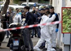 Omicidi Prati, l'esito delle autopsie sui corpi delle tre vittime: uccise da decine di coltellate