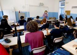 Concorsi scuola, 94130 assunzioni ma sarà coperta una cattedra su otto