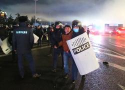 Kazakistan, violente proteste nel paese per l'aumento del prezzo del gas: 200 arresti