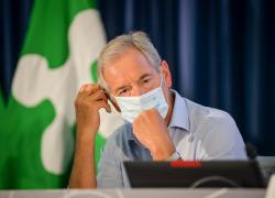 Scuola, Bertolaso: "Si riapre senza discussioni. Trattata peggio degli stadi"
