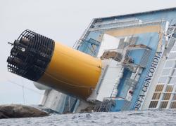 Anniversario Costa concordia: ecco dove si trova ora la nave naufragata dieci anni fa