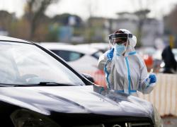 Omicron, l'Iss stima la sua presenza in Italia all'81%: ormai è il ceppo dominante