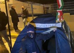 Messina, sindaco De Luca occupa il molo: la protesta contro il Super Green pass
