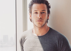 Chi è Gaspard Ulliel: figlio, fidanzata, film, fisico, altezza, profumo, cicatrice: tutto sull'attore