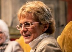 Milano, Elena Cattaneo rapinata in metro: lieve trauma per la senatrice a vita
