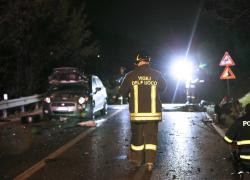Brescia, incidente tra auto e pullman: 5 vittime. I testimoni: "Scena apocalittica"