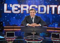 Flavio Insinna tutto sullo stipendio, la compagna e il padre del famoso conduttore
