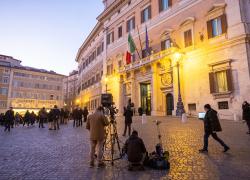 Quirinale, sfuma l'asse Lega-M5s per Belloni: Forza Italia lascia il centrodestra e punta su Casini