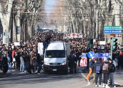 Maturità 2022, monta la protesta degli studenti: "Piazze piene fino a che non verremo ascoltati"