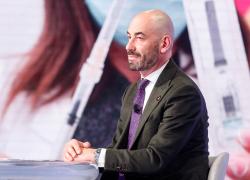 Covid, Bassetti: "Valutare la fine dell'obbligo di Green Pass"