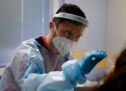 Covid, lo studio: "Nei guariti anticorpi per oltre 16 mesi"