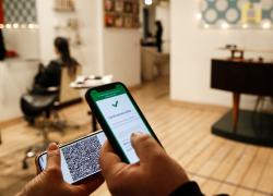 Green pass, validità rinnovabile di 540 giorni dopo la terza dose: l'aggiornamento in Gazzetta Ufficiale