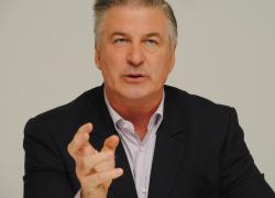 Morte sul set di "Rust", giudice Usa contro mozione di Alec Baldwin, respinta la richiesta di archiviare l'accusa di omicidio colposo