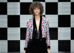 Milano Fashion Week, la sfilata Emporio Armani e il glamour “gentile” di Re Giorgio