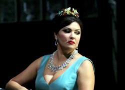 Anna Netrebko bandita dal Metropolitan di New York per due anni. Il direttore: "Non ha preso le distanze da Putin"