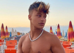 Denis Dosio "beccato nudo nel bosco con un ragazzo": FOTO. Che cosa faceva