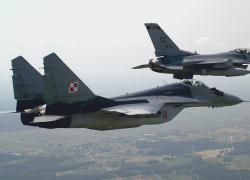 Germania, ministro Pistorius contro "nemico inesistente" russo: "Aereo spia del Cremlino ha sorvolato fregata Marina tedesca nel Baltico"