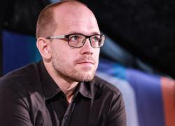 Intelligence, parla Evgeny Morozov: “Il lato oscuro della rete. La scommessa del Syllabus Project”

