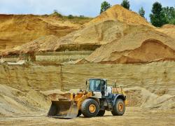 Picco materie prime: oro a 2.062 dollari l'oncia, mai così vicino ai massimi storici da agosto 2020