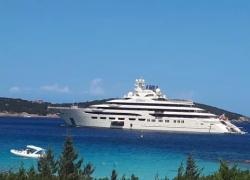 Gli yacht russi in acque sicure? L'imprenditrice svedese Jessika Nilsson ha trovato il modo di scovarli