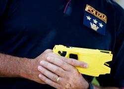 Riccardo Zappone, autopsia sul corpo del 30enne morto a Pescara: "Decesso per trauma toracico, il taser non ha avuto alcun ruolo"