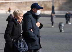Covid, studio The Lancet: "Italia peggiore per numero di morti", nonostante green pass e lockdown