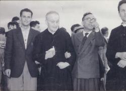 Una mostra fotografica racconta la vita di Don Renzo Rossi, sacerdote fiorentino da sempre accanto agli ultimi