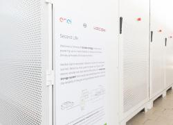 Enel: lanciato a Melilla "Second Life", il sistema di stoccaggio per batterie usate delle auto elettriche

