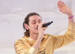 Chi è Albe Amici 21, di dov’è, età, fidanzata Serena e inediti: la somiglianza con Sangiovanni
