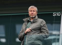 Roman Abramovich fa causa al Consiglio Ue per le sanzioni