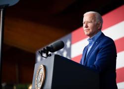 Usa, Biden si schiera contro le armi: "Al bando i fucili d'assalto. Ora basta stragi"